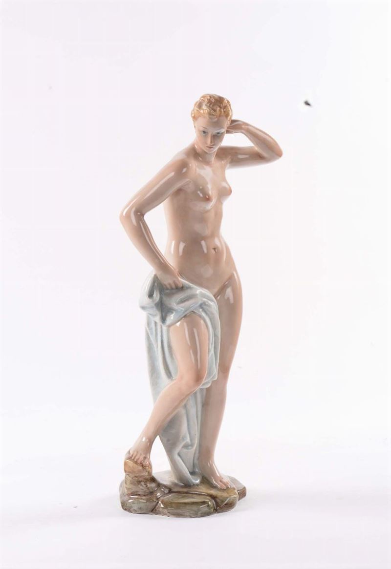 Ceramiche Campione Nuda con drappo  - Asta Arti Decorative del XX secolo - I - Cambi Casa d'Aste