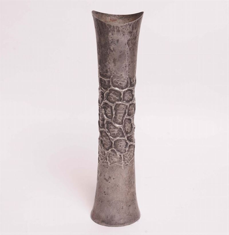 Ditta Bora's - Italia Vaso in metallo argentato  - Asta Arti Decorative del XX secolo - I - Cambi Casa d'Aste