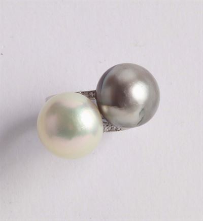 Perle Naturali Montate su un Anello