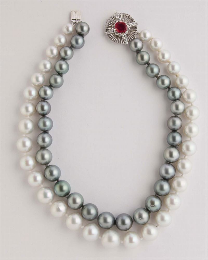 Collana a due fili di perle australiane e Tahiti con fermezza con rubino  - Auction Silvers, Ancient and Contemporary Jewels - Cambi Casa d'Aste