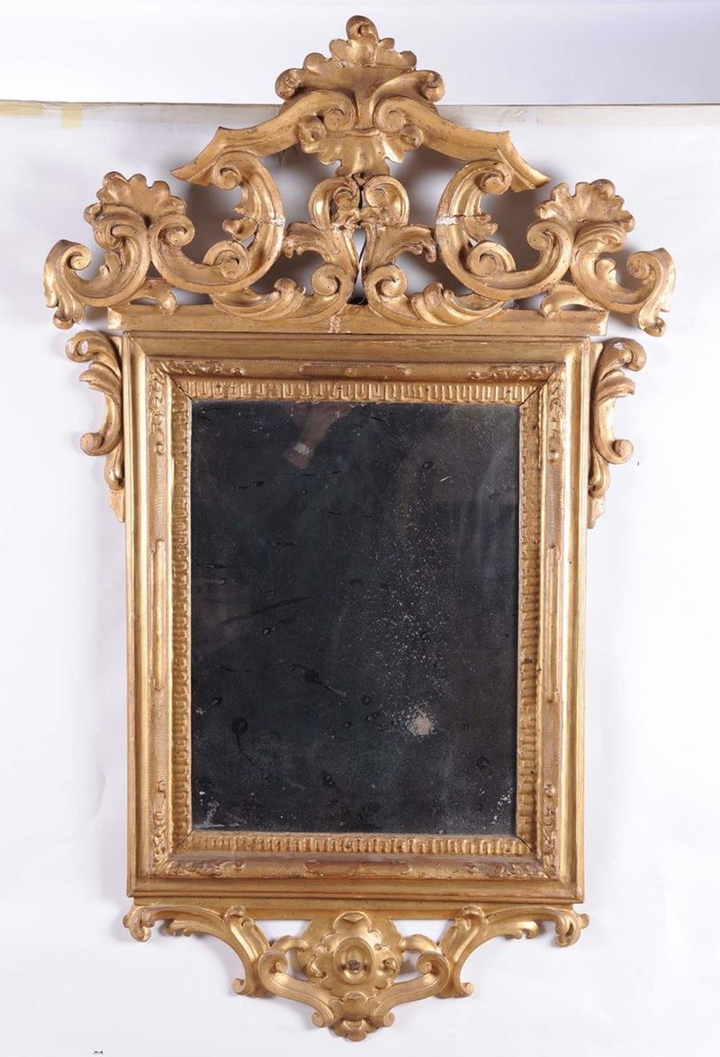Specchiera Luigi XV  in legno intagliato e dorato, XVIII secolo  - Asta La Dimora di un Conoscitore Bolognese - Cambi Casa d'Aste