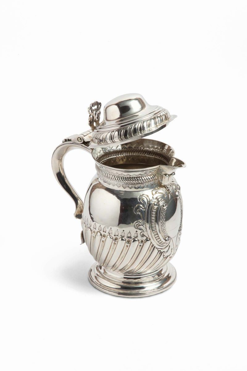 Tankard in argento fuso, sbalzato e cesellato, Inghilterra Giorgio I  - Auction Silvers, Ancient and Contemporary Jewels - Cambi Casa d'Aste
