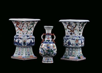 Insieme di Tre Vasi in Porcellana Famiglia Verde, Ducai, Cina, Dinastia Qing, XX Secolo