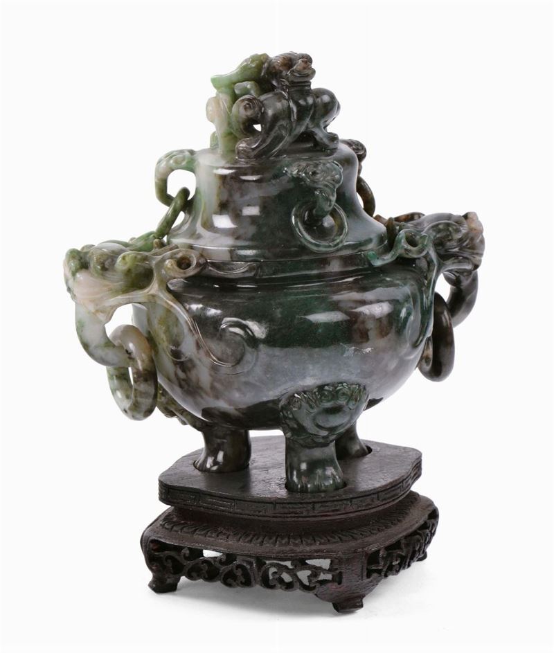 Green carved jade incense burner with dragon representations on the cover and the handles, China, 20th century On wooden base  - Auction Antique and Old Masters - II - Cambi Casa d'Aste