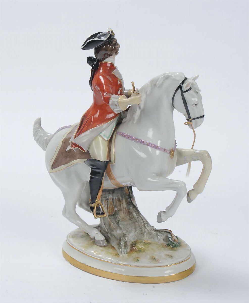 Statuina in Porcellana Policroma Raffigurante Cavaliere