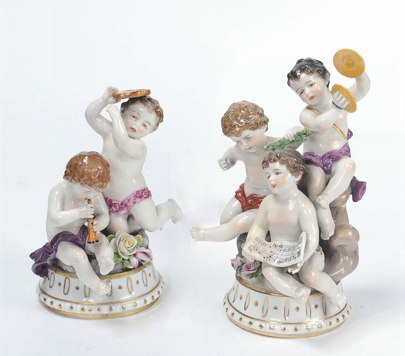 Due piccoli gruppi in porcellana con putti musicanti  - Auction Antique and Old Masters - II - Cambi Casa d'Aste