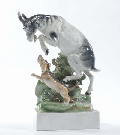 Gruppo in Porcellana Raffigurante Caprone con Cane
