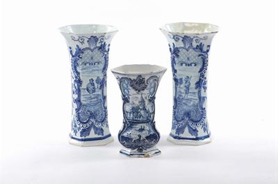 Cinque Vasi in Maiolica con Decoro Monocromo Blu, Delft