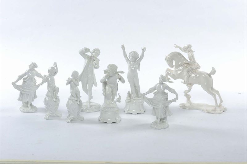 Lotto di statuine in porcellana bianca  - Asta Antiquariato e Dipinti Antichi - II - Cambi Casa d'Aste
