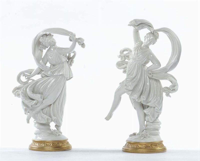 Due statuine raffiguranti fanciulle danzanti in porcellana bianca  - Auction Antique and Old Masters - II - Cambi Casa d'Aste