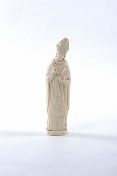 Figurina in Avorio Raffigurante Vescovo