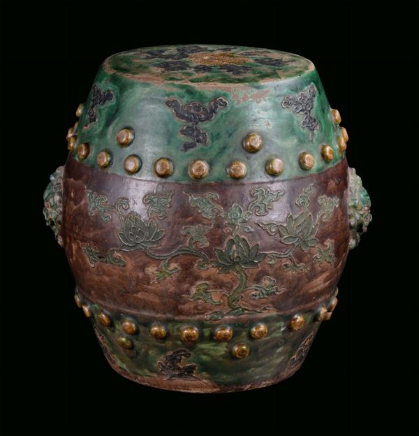 Fahua porcelain garden stool, China, Ming Dynasty, 16th century vegetable decoration on green and brown background,  h cm 35