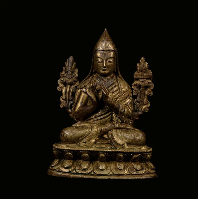 Statuina in bronzo dorato raffigurante Dalai Lama, Cina Dinastia Ming, XVII secolo  - Asta Fine Chinese Works of Art - Cambi Casa d'Aste