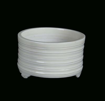 Incensiere Cilindrico in Porcellana Blanc De Chine, Cina, Dinastia Qing, Epoca Kangxi (1662-1722)