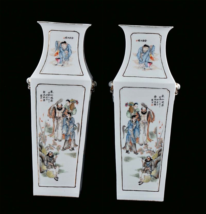 Pair of square porcelain vases with polychrome taoist wise men and ideograms, China, Qing Dynasty, end 19th century h cm 57  - Auction Fine Chinese Works of Art - Cambi Casa d'Aste