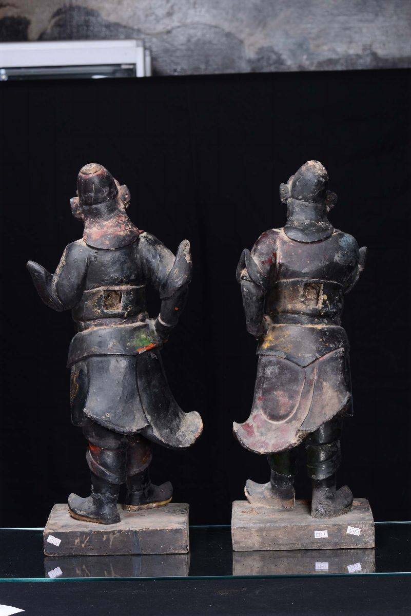 Coppia di Grandi Dignitari in Terracotta Laccata Nera, Cina, Dinastia Ming, XVII Secolo