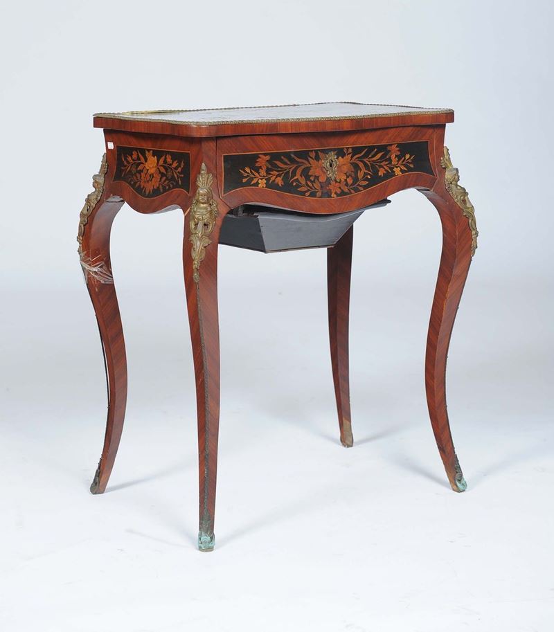 Toilette in  stile lastronata ed intarsiata  - Asta Antiquariato e Dipinti Antichi - II - Cambi Casa d'Aste