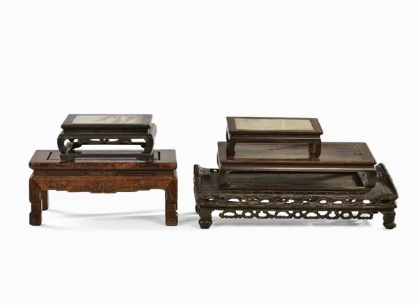 Cinque mobili in miniatura in legno Homu, Cina, Dinastia Qing, XIX secolo
