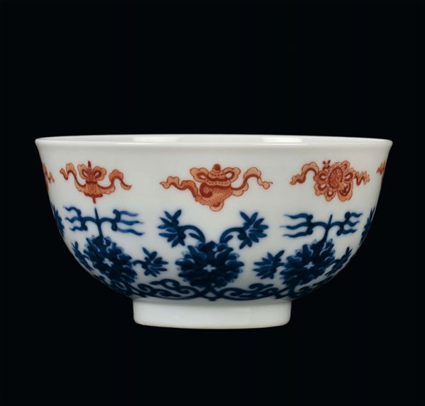Small porcelain cup with blue vegetable decoration and red taoist symbols, China, Qing Dynasty, 18th century, Guangxu mark and period, diameter cm 10, h cm 5,5
