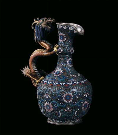 Brocca in Cloisonnè e Champlevè Argentato Decheng Mark, Decorazioni a Fiori di Loto e Presa a Gui...