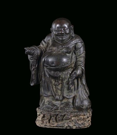 Figura di Buddha in Bronzo a Patina Scura, Cina, Dinastia Ming, XVII Secolo