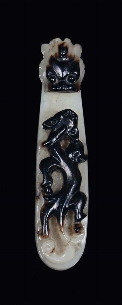 Fibbia in Giada Verde Nero, Cina, Dinastia Qing, Periodo Qianlong, (1736-1795)