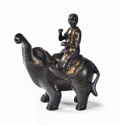 Fanciullo su Elefante in Bronzo a Patina Scura Parzialmente Dorata. Cina, Shisou Family, Dinastia...
