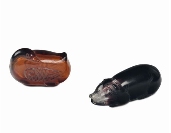 Small agate pig and duck, China, 19th century cm 5,5 and cm 8