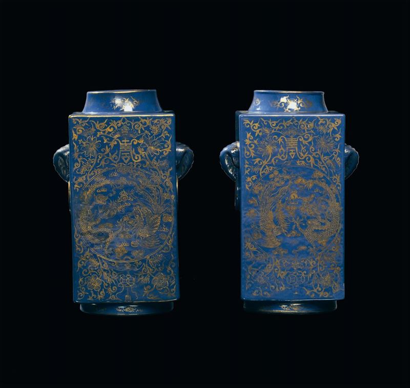 Pair of poudre blue porcelain vases with golden decoration, China, Guangxu (1875-1908) h cm 29,5  - Auction Fine Chinese Works of Art - Cambi Casa d'Aste