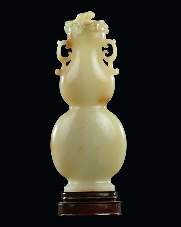 Rare yellow jade vase with cover, double pumpkin shaped, with handles in the shape of stylized dragon,  [..]