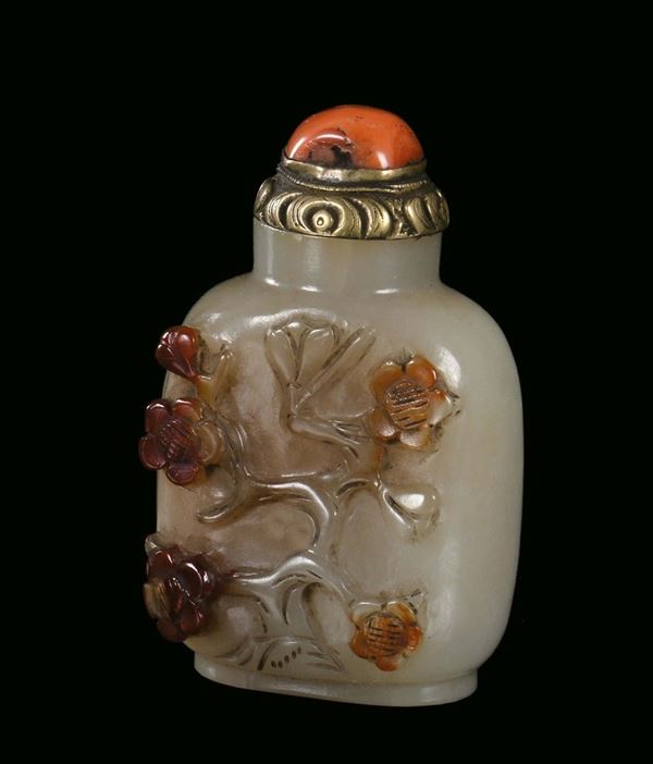 Carved carnelian stone Snuff Bottle, Qing Dynasty, 19th century h cm 7