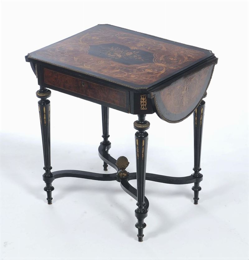 Tavolino lastronato ed intarsiato, Francia XX secolo  - Auction Antique and Old Masters - II - Cambi Casa d'Aste