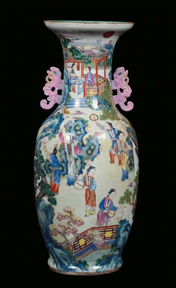 Vaso in porcellana policroma, Cina, Dinastia Qing, fine XIX secolo