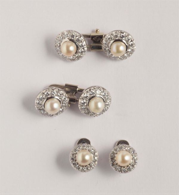 Set of pearl and diamond cufflinks and studs