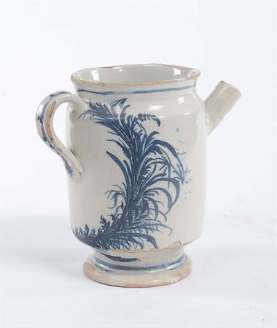 Brocchetta in Maiolica con Decoro Monocromo Blu su Fondo Bianco, XVIII Secolo