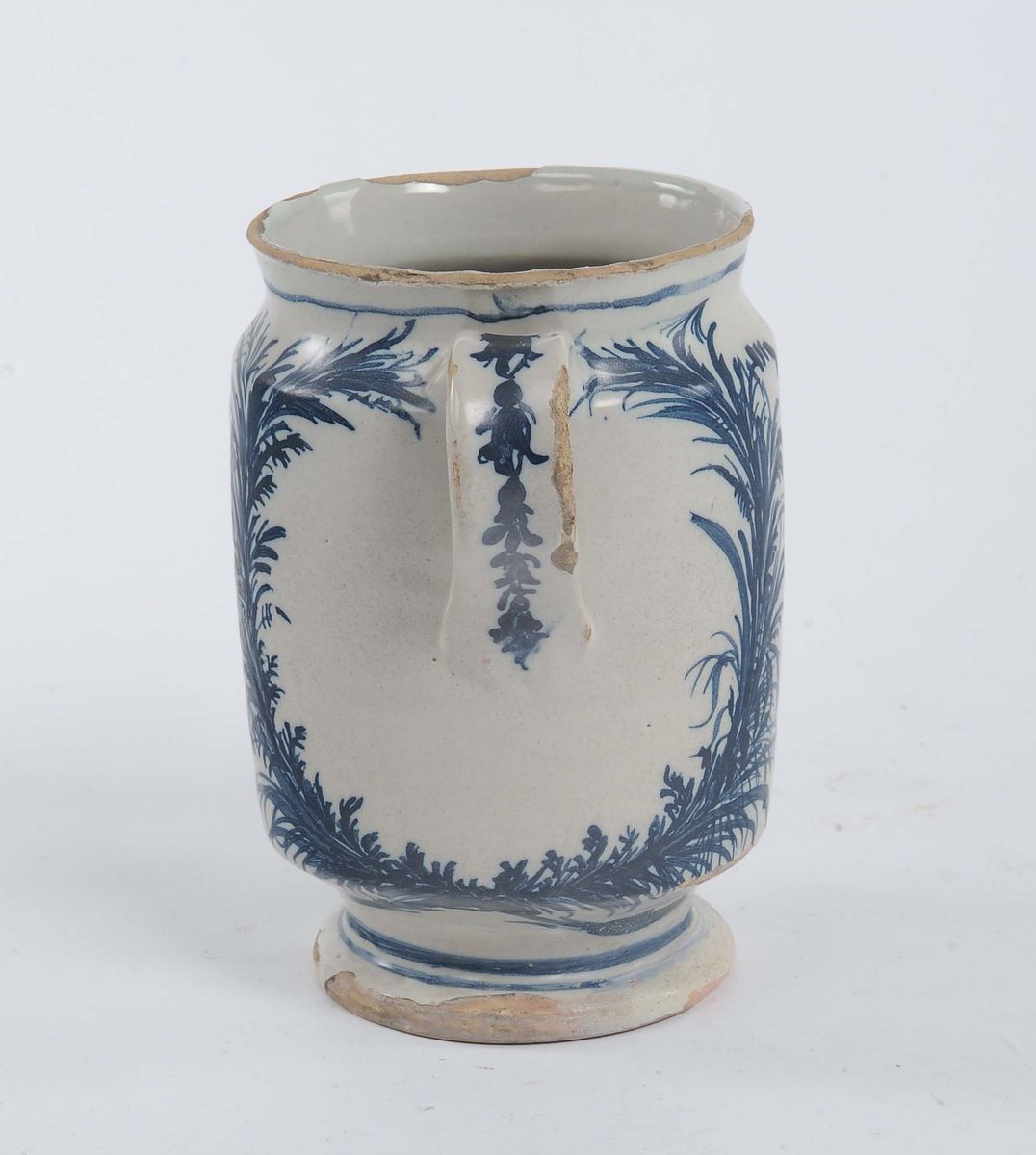 Brocchetta in Maiolica con Decoro Monocromo Blu su Fondo Bianco, XVIII Secolo