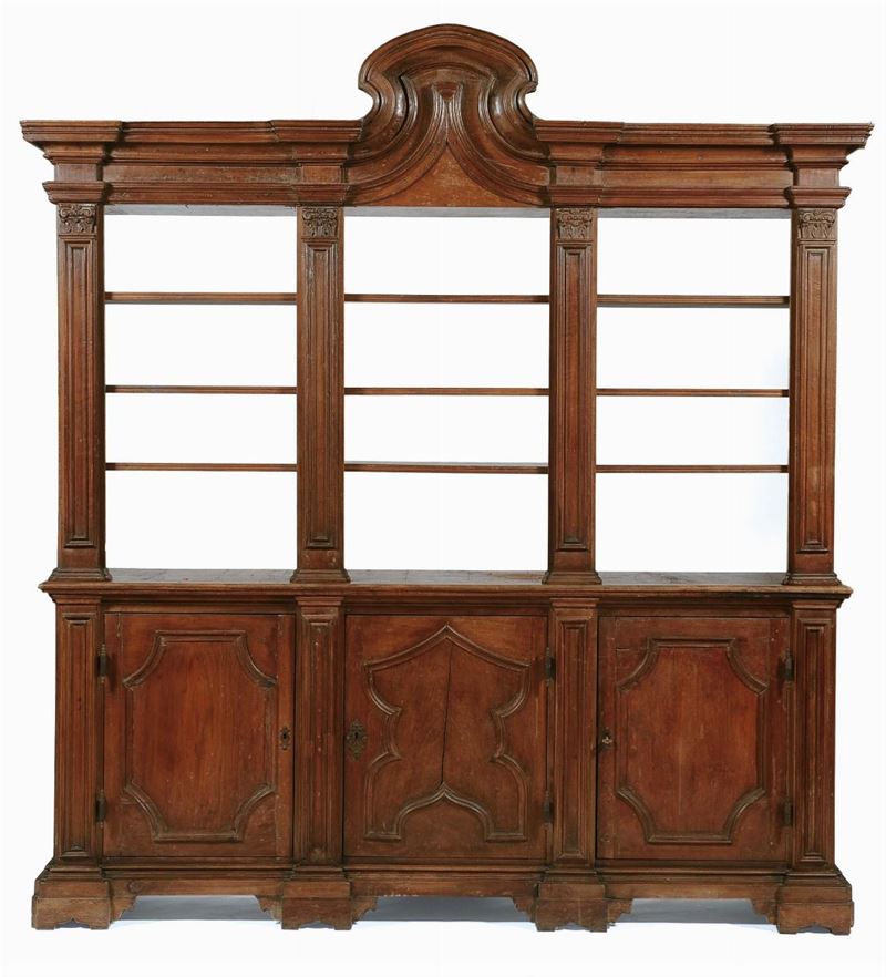 Credenza in noce a due corpi, XIX secolo  - Auction An important Genoese Heritage - I - Cambi Casa d'Aste