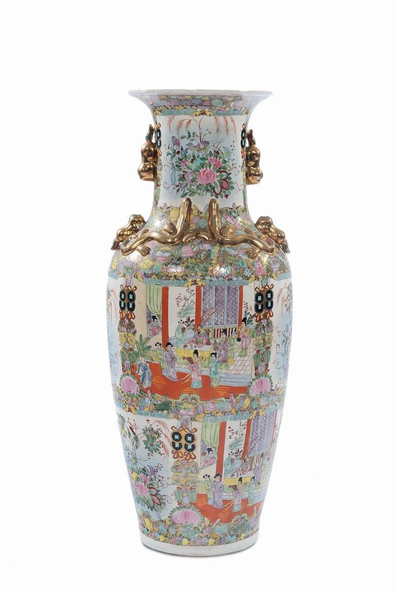 Vaso in porcellana policroma, Cina XX secolo  - Asta Antiquariato e Dipinti Antichi - II - Cambi Casa d'Aste