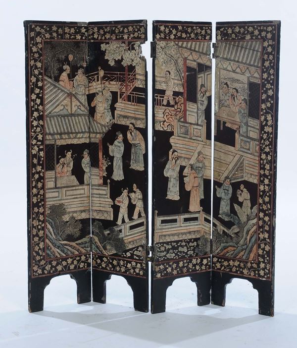 Piccolo paravento Coromandel in legno laccato a chinoiserie su fondo nero, Cina XX secolo