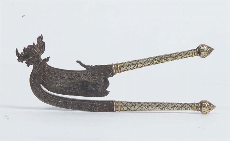 Tagliasigari in ferro niellato, Cina  - Auction Antique and Old Masters - II - Cambi Casa d'Aste
