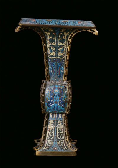 Vaso a Tromba Cloisonnè a Fondo Azzurro, Cina, Dinastia Ming, XVII Secolo