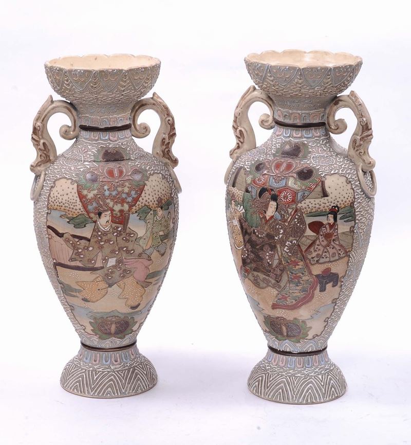 Coppia di vasi Satsuma decorati in policromia, XX secolo  - Auction Antique and Old Masters - II - Cambi Casa d'Aste