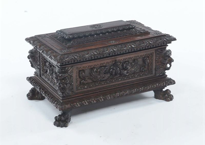Piccola cassetta in noce in stile Rinascimento  - Auction Antique and Old Masters - II - Cambi Casa d'Aste