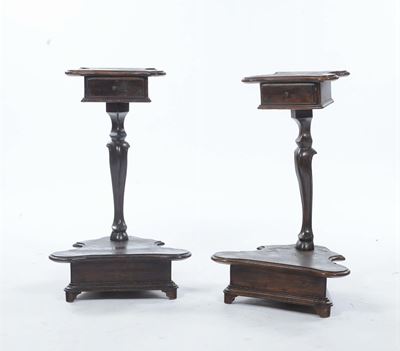 Coppia di Inginocchiatoi in Stile