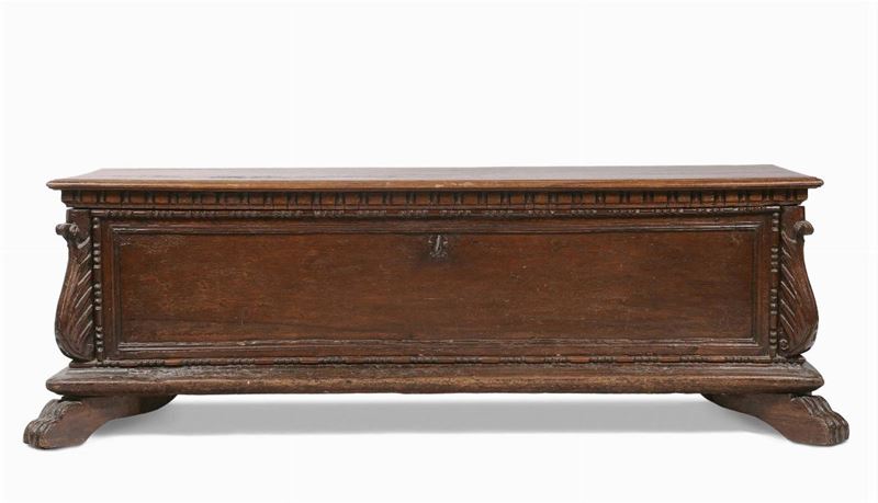 Cassapanca in noce, XVI secolo  - Asta Antiquariato e Dipinti Antichi - II - Cambi Casa d'Aste