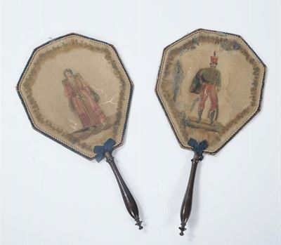 Coppia di Ventagli di Forma Ottagonale