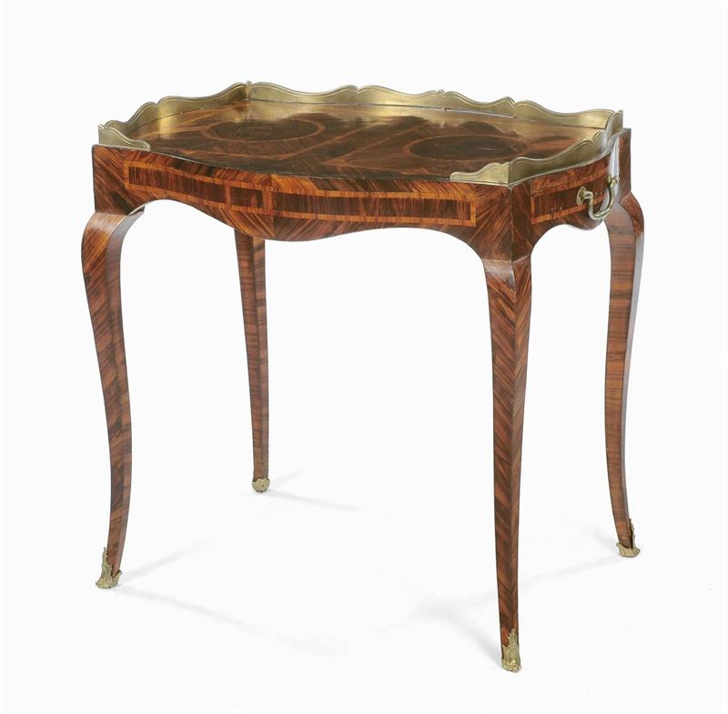 Tavolino Luigi XV interamente lastronato in palissandro e filettato in bois de rose, Sicilia XVIII secolo  - Auction Antique and Old Masters - II - Cambi Casa d'Aste