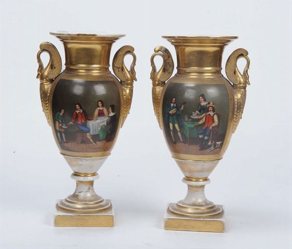 Coppia di vasi in porcellana, fine XIX secolo