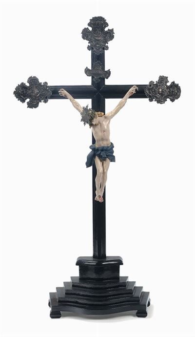 Crocifisso da Tavolo in Legno Intagliato su Croce Ebanizzata, Genova XIX Secolo