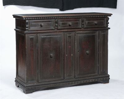 Credenza Rinascimento in Noce, XVII Secolo